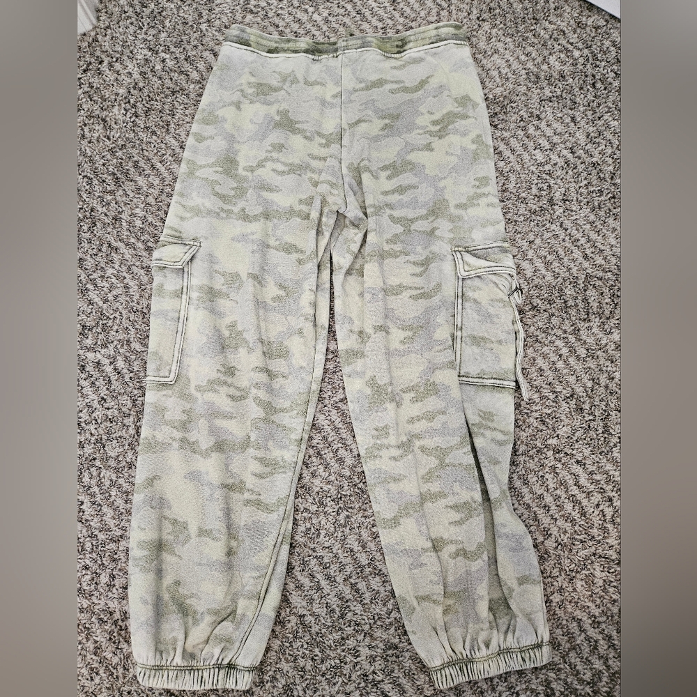 Gilded Intent Camo Cargo Joggers NWOT - Picture 4 of 16